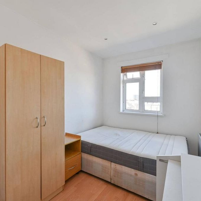 3 bedroom flat to rent - Photo 1