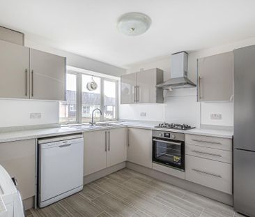 3 bedroom apartment to rent - Photo 4