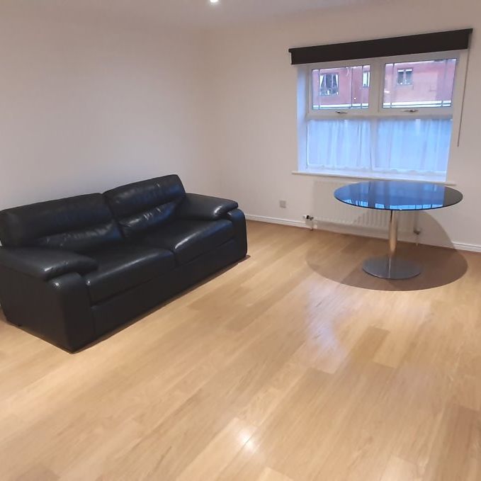 Chatsworth Square - Photo 1