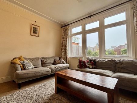 3 bedroom semi-detached house to rent - Photo 4
