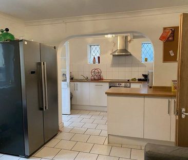 1 bedroom in a house share to rent - Photo 4