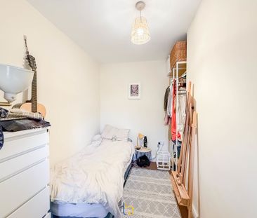 2 bed terraced house to rent in Queens Road, Hinckley, LE10 - Photo 2