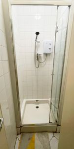 One Bedroom Flat to rent in London - Photo 3