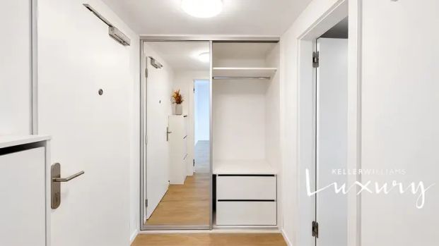 Pronájem bytu 1+kk 27 m - Fotografie 1