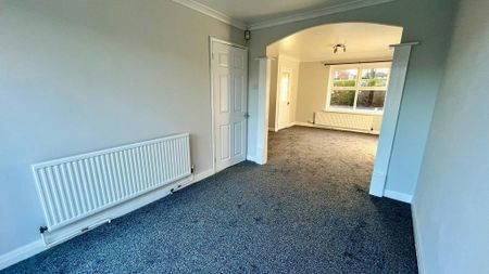 3 bedroom detached house to rent - Photo 2