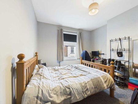 2 bedroom terraced house to rent - Photo 3