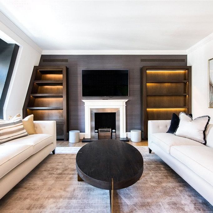 3 bedroom flat with 1 reception and 4 bathrooms in Mayfair, W1K - Photo 1