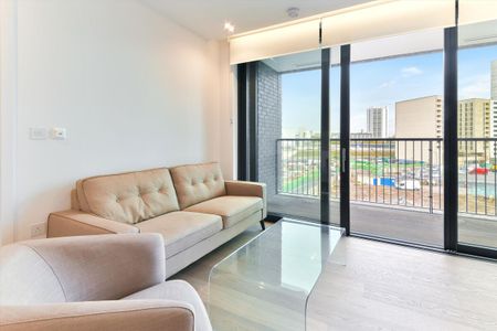 Bright two-bedroom apartment with a private balcony in the heart of King's Cross. - Photo 4