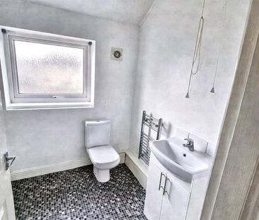 St Johns Road, Doncaster, DN12 - Photo 2