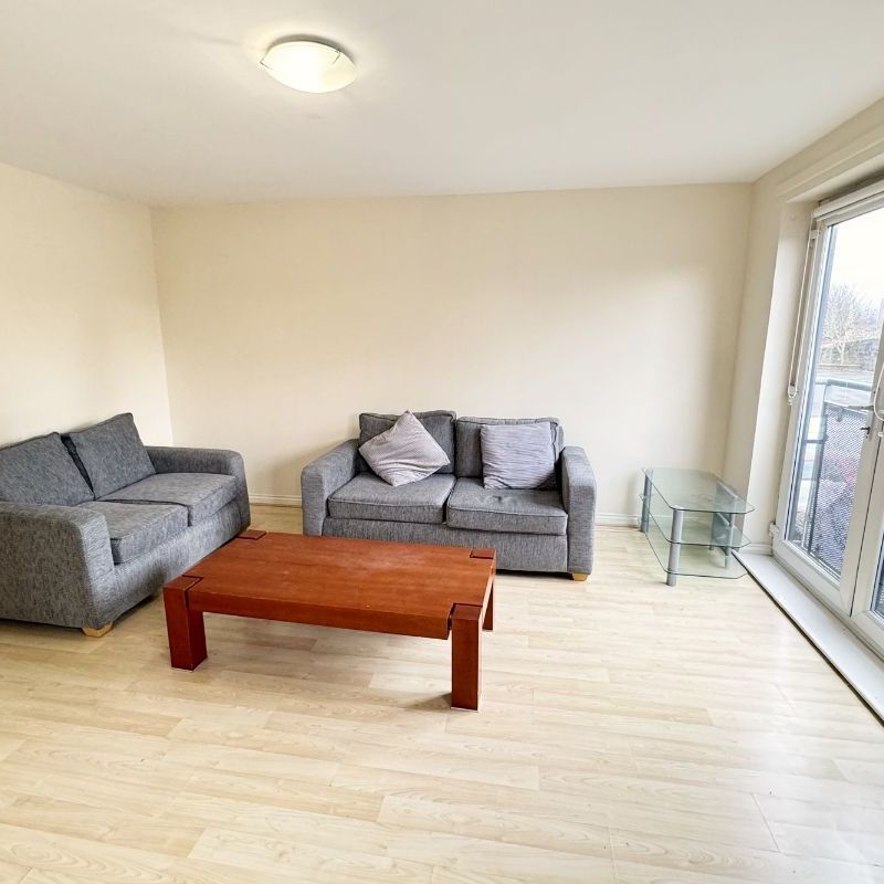 2 Bed, First Floor Flat - Photo 1