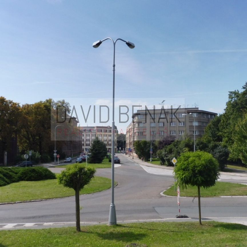 Pronájem bytu 2+1 68 m², Šimkova 927, Hradec Králové - Fotografie 1