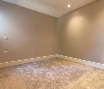 Filmer Grove, Godalming, Surrey, GU7 - Photo 6