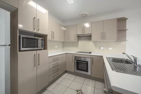 Convenient Location - Photo 5