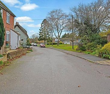 2 bedroom semi-detached house to rent - Photo 5