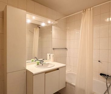 Appartement te huur in Roeselare voor € 700 met 1 slaapkamer - Photo 2
