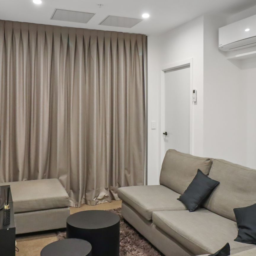 One bed Ramada! - Photo 1