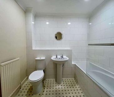 Old Oaks, Waltham Abbey, EN9 - Photo 5