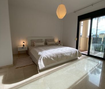 Apartment in San Pedro de Alcántara, Costa del Sol - Photo 1