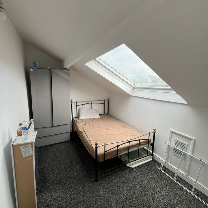 Room in a Shared House, Bellbrooke Place, LS9 - Photo 1