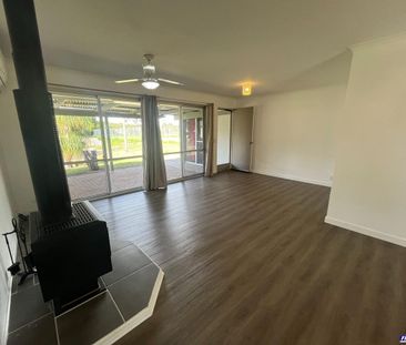 Quiet Cul-de-Sac Living - Walk to Town & Parklands - Photo 1