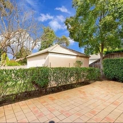 MODERN AND SPACIOUS HOME IN THE EXCLUSIVE MADISON GARDENS! - Photo 3