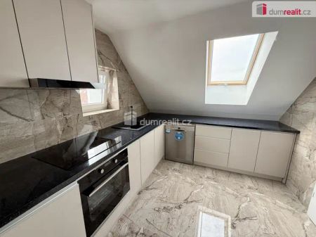 Pronájem prostorného bytu 2+1 se zahradou, 52 m, Velké Přílepy - Fotografie 4