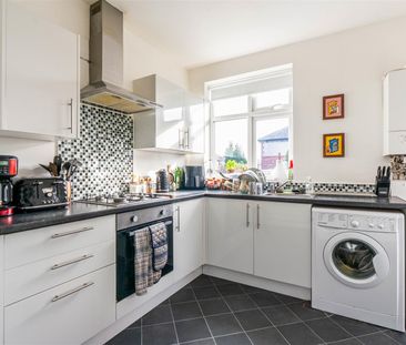 2 bed flat to rent in Birchwood Avenue, High Heaton, NE7 - Photo 4