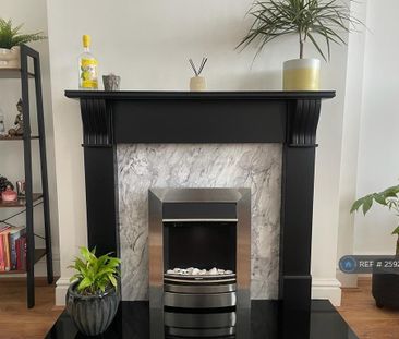 2 bedroom terraced house to rent - Photo 3