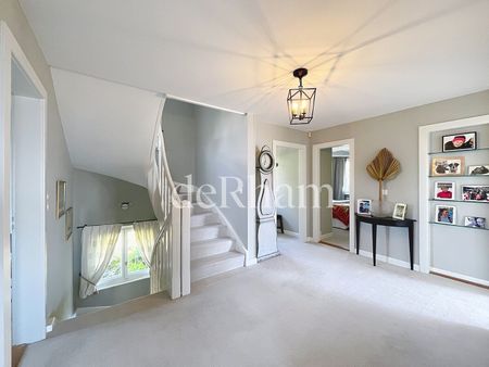 PULLY - Splendid individual villa of approx. 347m2 in a residential area - Photo 3