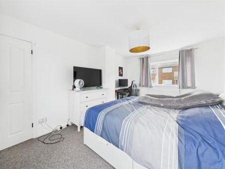 2 bedroom end of terrace house to rent - Photo 2