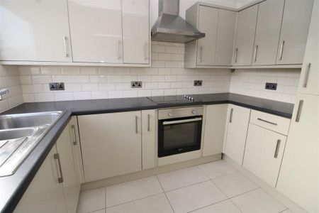 2 bedroom terraced house to rent - Photo 5