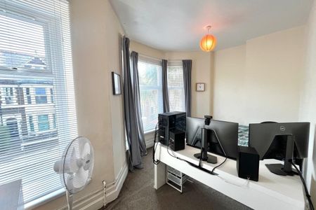 Claude Road, CARDIFF - Photo 5