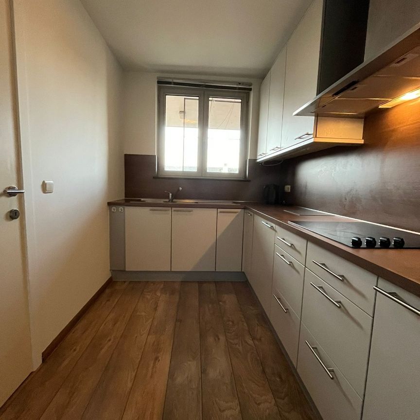 Ruim appartement met drie slaapkamers, terras en garagebox - Foto 1