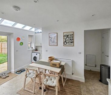 3 bedroom semi-detached house to rent - Photo 4