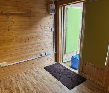 2 bedroom detached house to rent - Photo 4