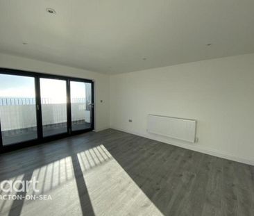 3 bedroom flat to rent - Photo 2