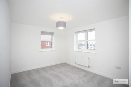 3 bed House To Let - Photo 3