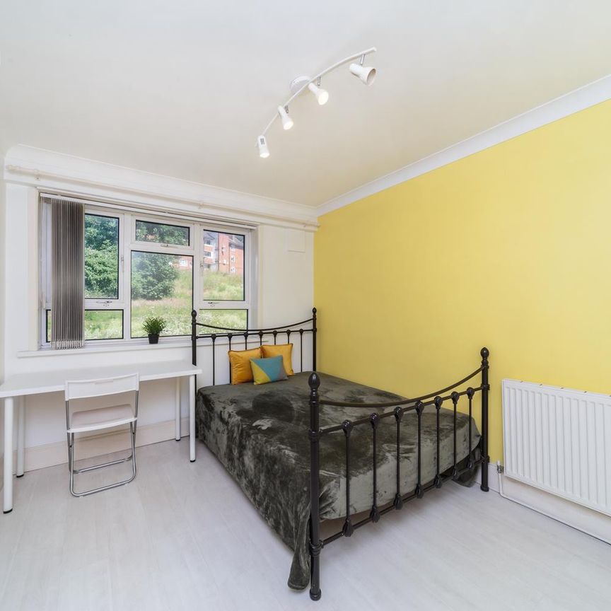 3 bedroom apartment to rent - Photo 1