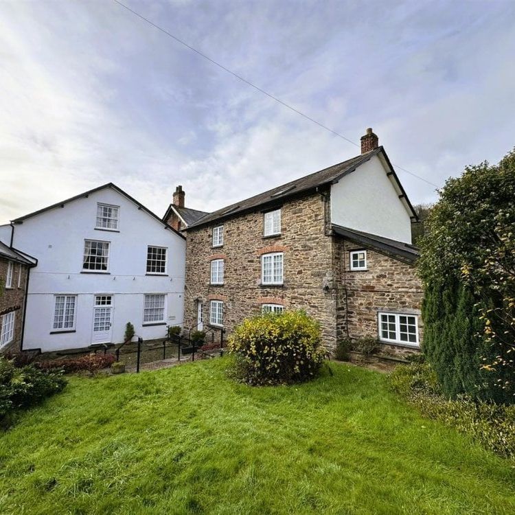 High Street, Dulverton - Photo 1