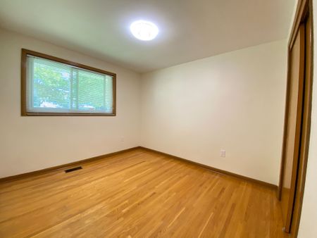 For Lease - 4327 Mitchell Avenue, Niagara Falls, Ontario - Photo 4