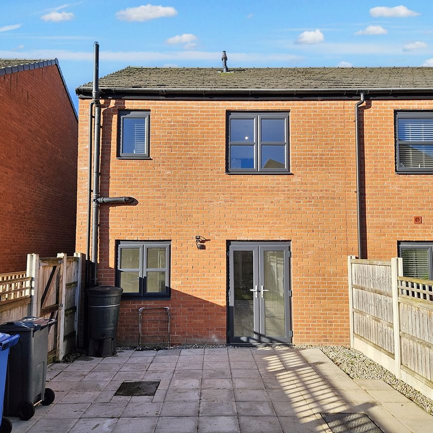 3 Bed End Terrace, Mellor Street, M40 - Photo 1