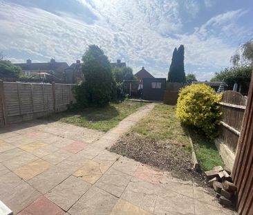 3 bedroom terraced house to rent - Photo 2