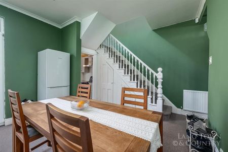 3 bedroom terraced house to rent - Photo 2