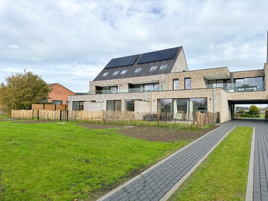 Prachtig gelegen nieuwbouw duplexappartement met drie slaapkamers, groot terras en autostaanplaats - Photo 1