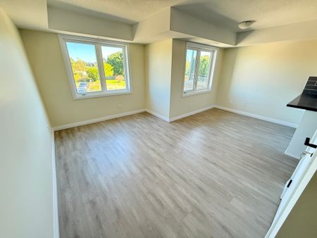 For Lease - 370 Fisher Mills Road Unit# C60, Cambridge, Ontario - Photo 5