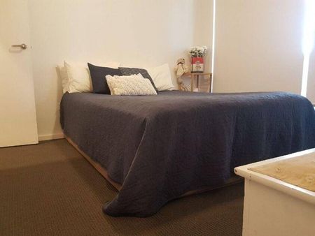 4 year old 2 Bedroom, 2 Bathroom Apartment - Photo 5