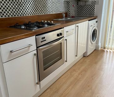 2 Bed Semi-Detached House, Holdenhurst Road, BS15 - Photo 6