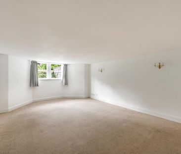 3 bedroom flat to rent - Photo 4