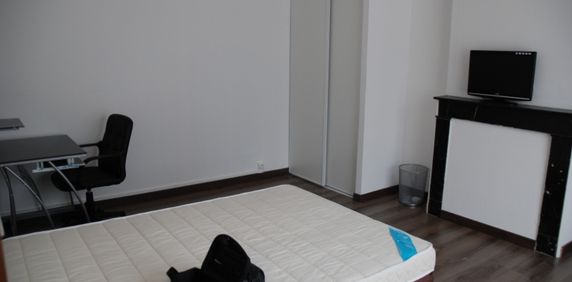 FAUBOURG DE BETHUNE Roommate 4 Bedrooms at Douai - Photo 2