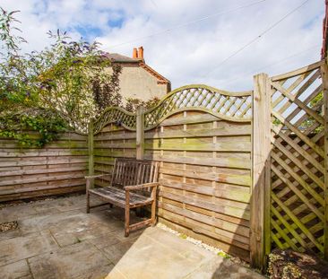 2 bedroom end of terrace house to rent - Photo 6